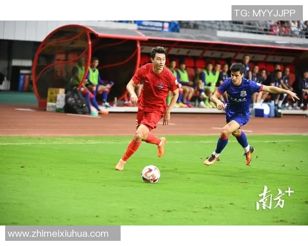 喀什迎来足球巨星的光临引发当地球迷热烈关注与期待